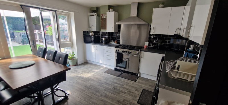 Room Harepit Close in Greater London