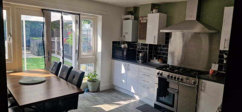 Room Harepit Close in Greater London