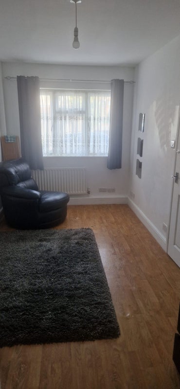 Room Harepit Close in Greater London