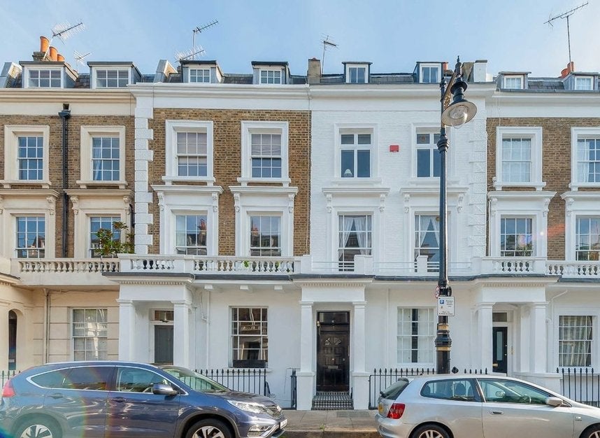 Flat Alderney Street in City of Westminster