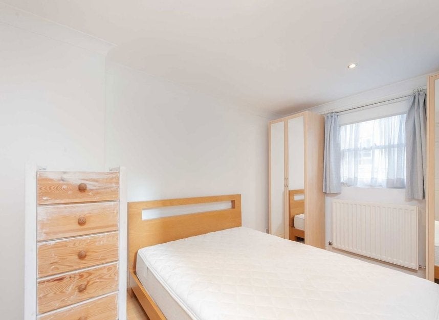 Flat Alderney Street in City of Westminster