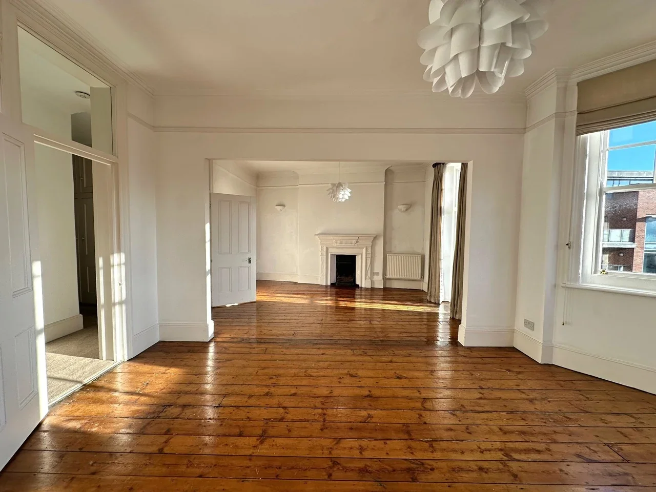 Flat Hammersmith Road in Greater London