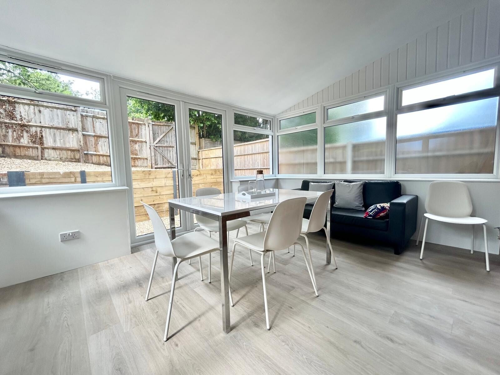 Room Honeysuckle Close in Winchester