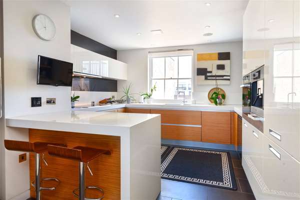 Flat Sloane Street in Greater London