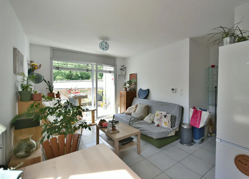Flat Rue Francisque Jomard in Oullins-Pierre-Bénite