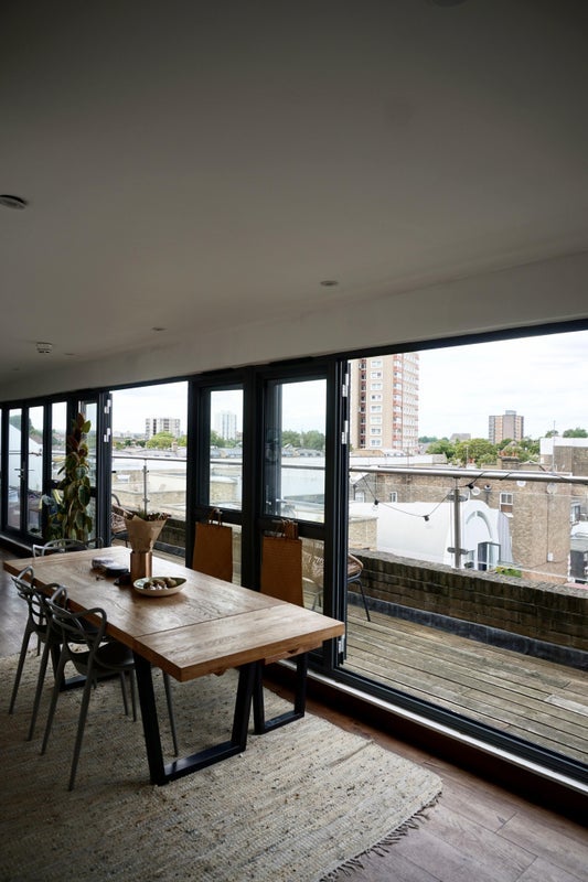 Flat Ada Street in Greater London