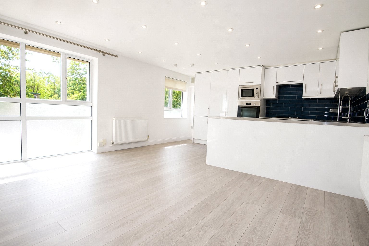 Flat Cypress Road in Greater London