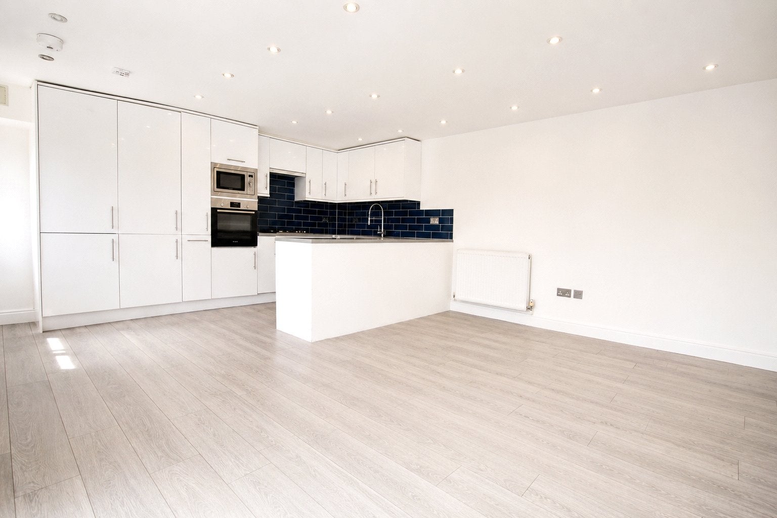 Flat Cypress Road in Greater London