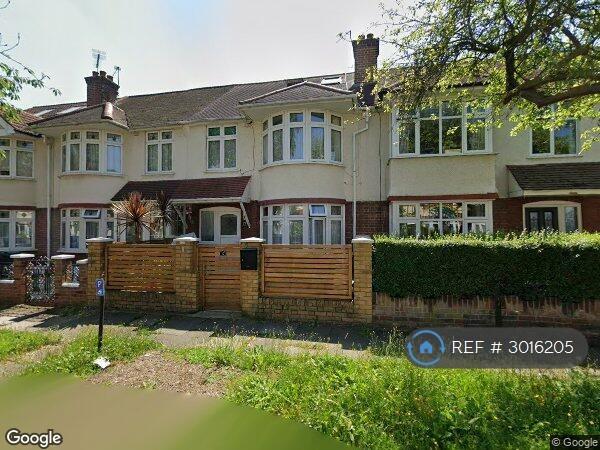 Room Springvale Avenue in Greater London
