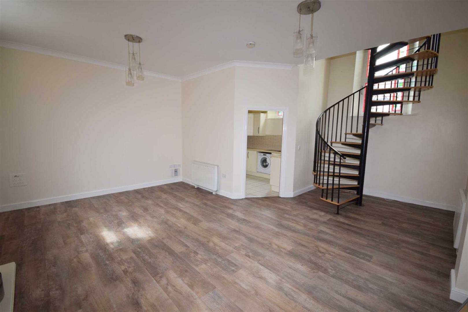 Flat St Laurence Gardens in Amber Valley