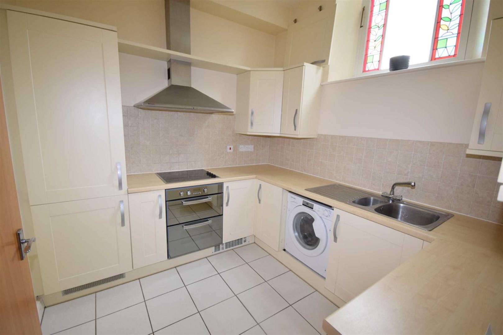 Flat St Laurence Gardens in Amber Valley