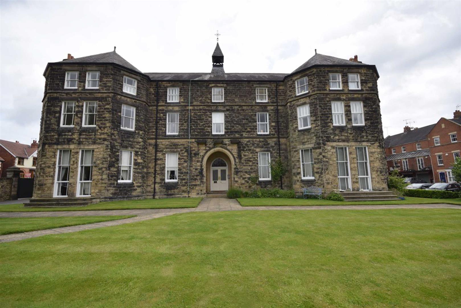 Flat St Laurence Gardens in Amber Valley