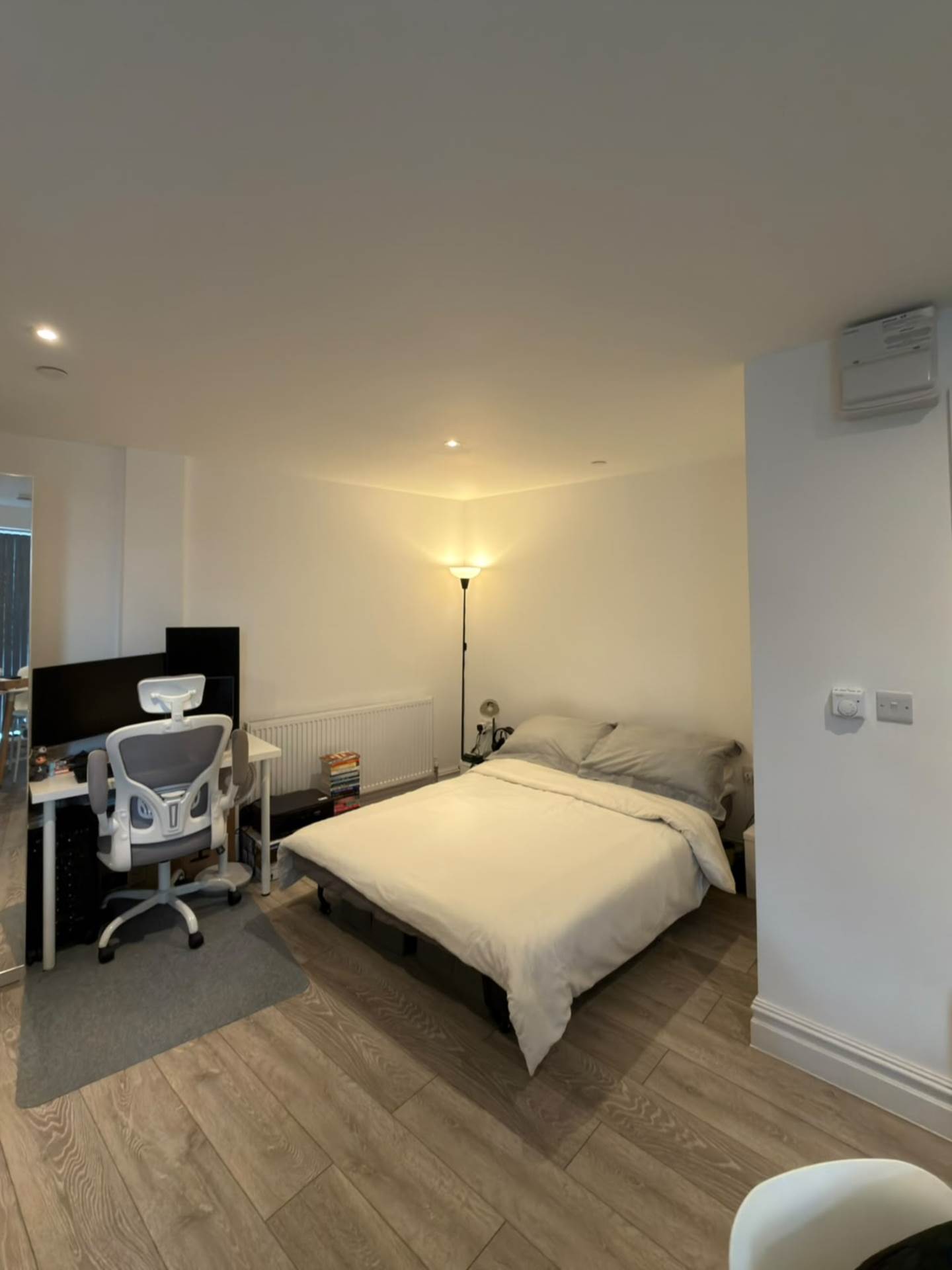 Flat St. Dunstan's Avenue in Greater London