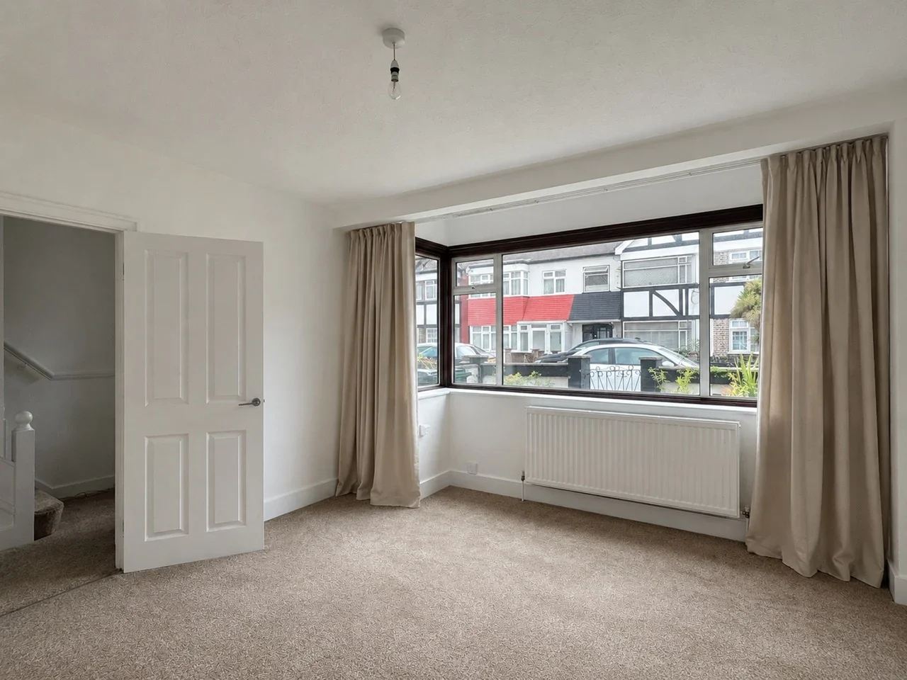 House Markmanor Avenue in Greater London