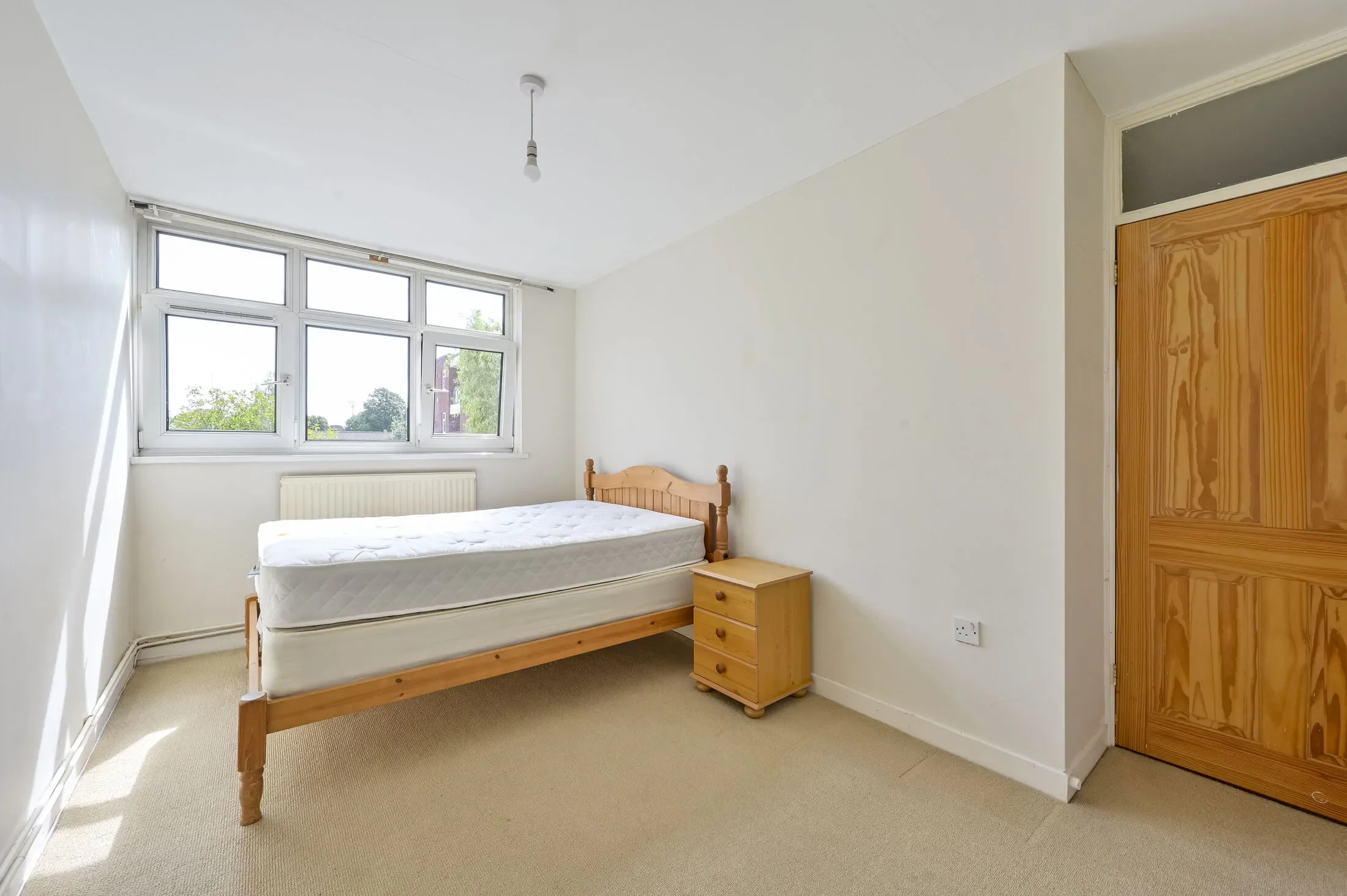 Flat Woking Close in Greater London