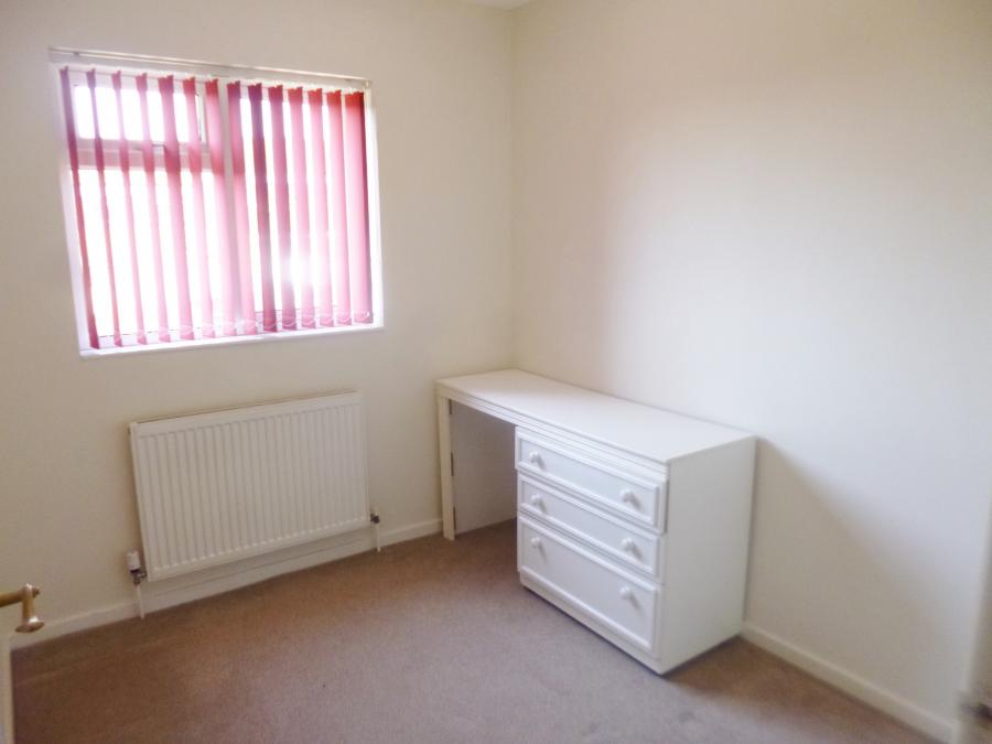 House Meadow Road in Hertsmere