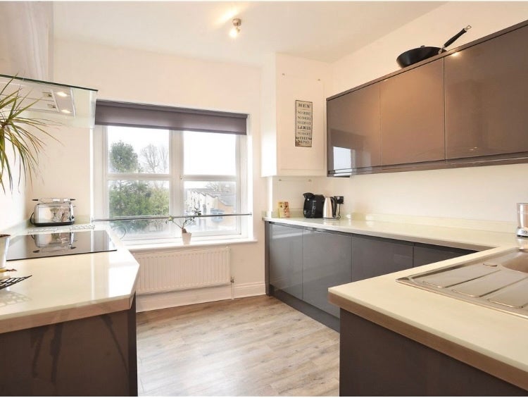 Flat Melbourne Grove in Greater London