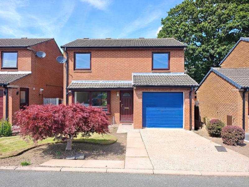 House Newfield Drive in Carlisle