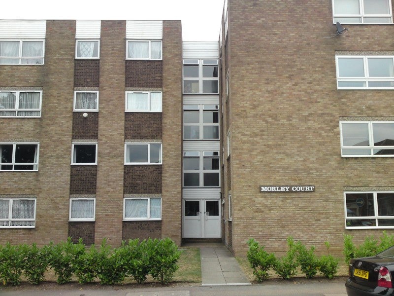 Flat Sinclair Road in Greater London