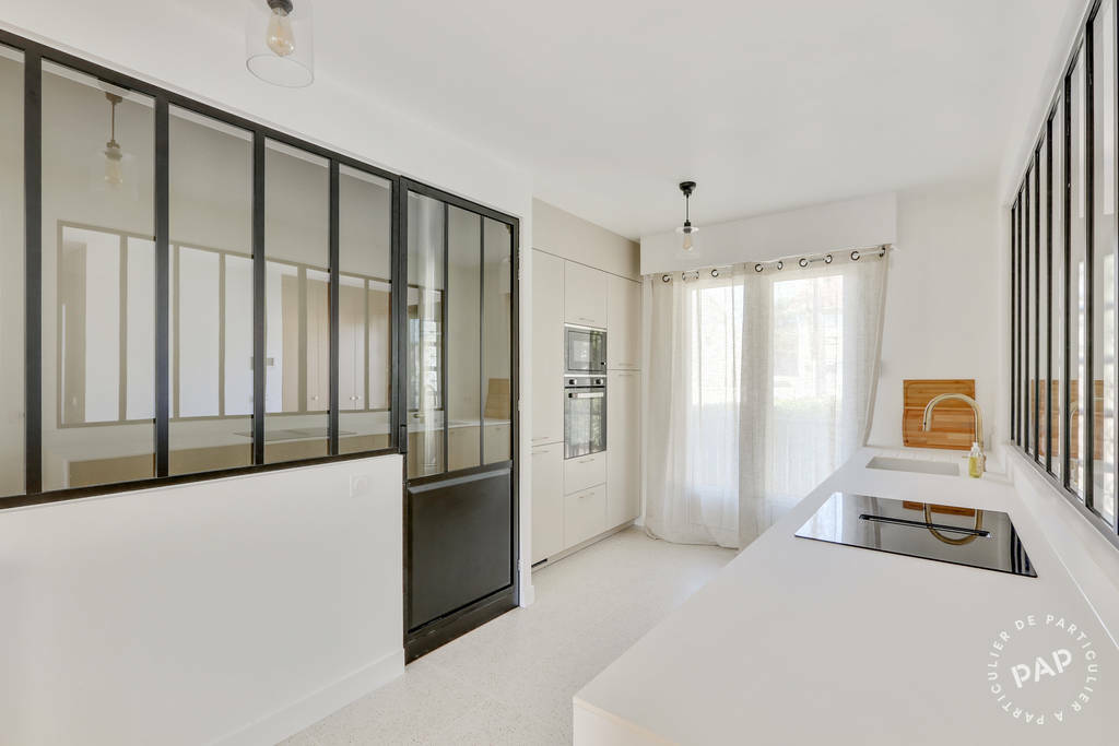 Room Place des Onze Arpents in Villejuif