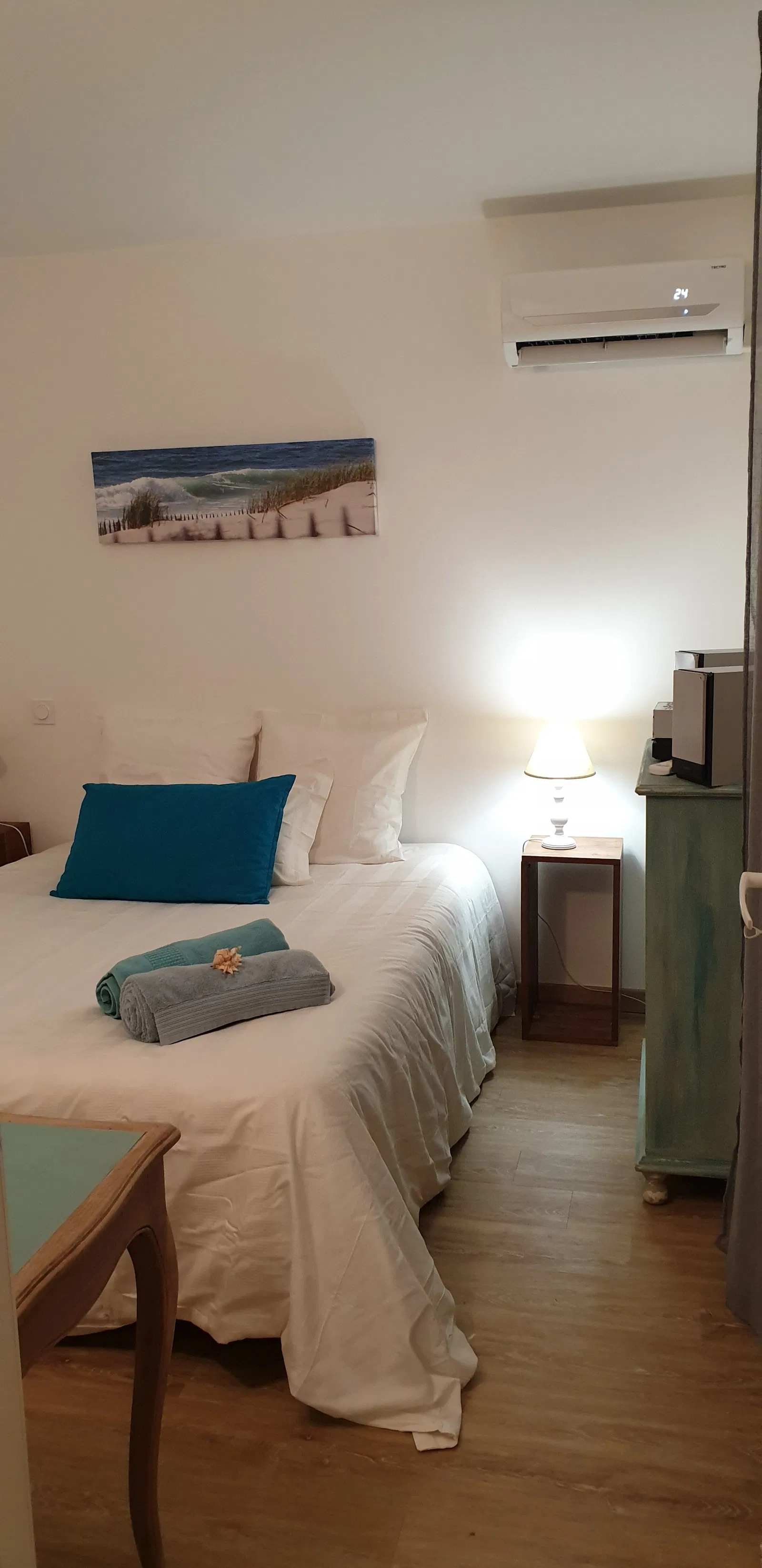 Room Chemin des Bardes in Porchères