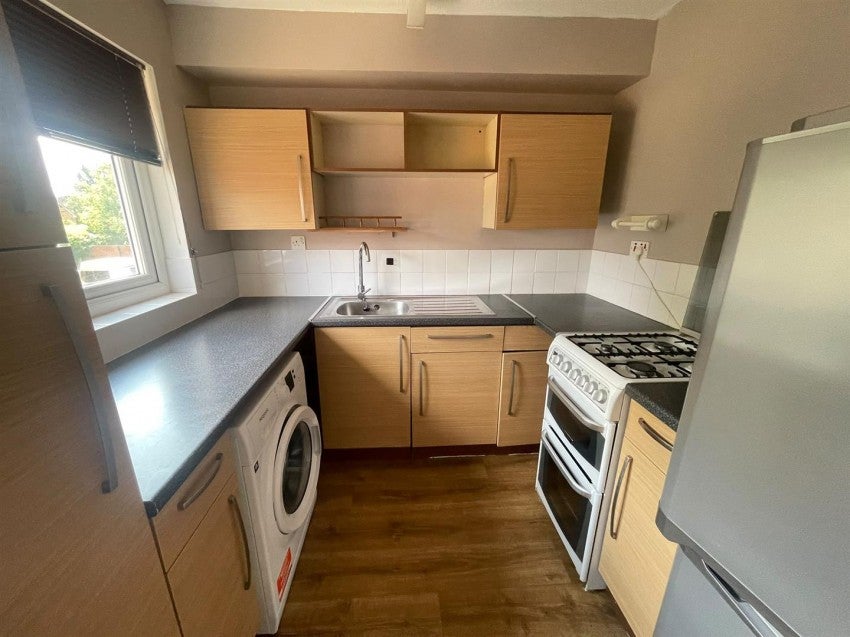 Flat Mead Avenue in Slough