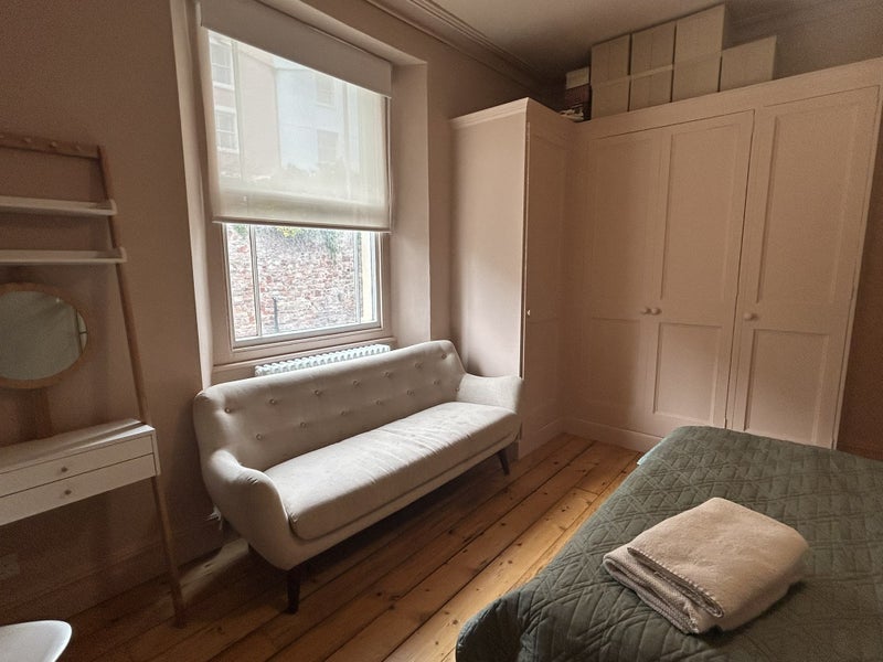 Room Ambrose Road in Bristol