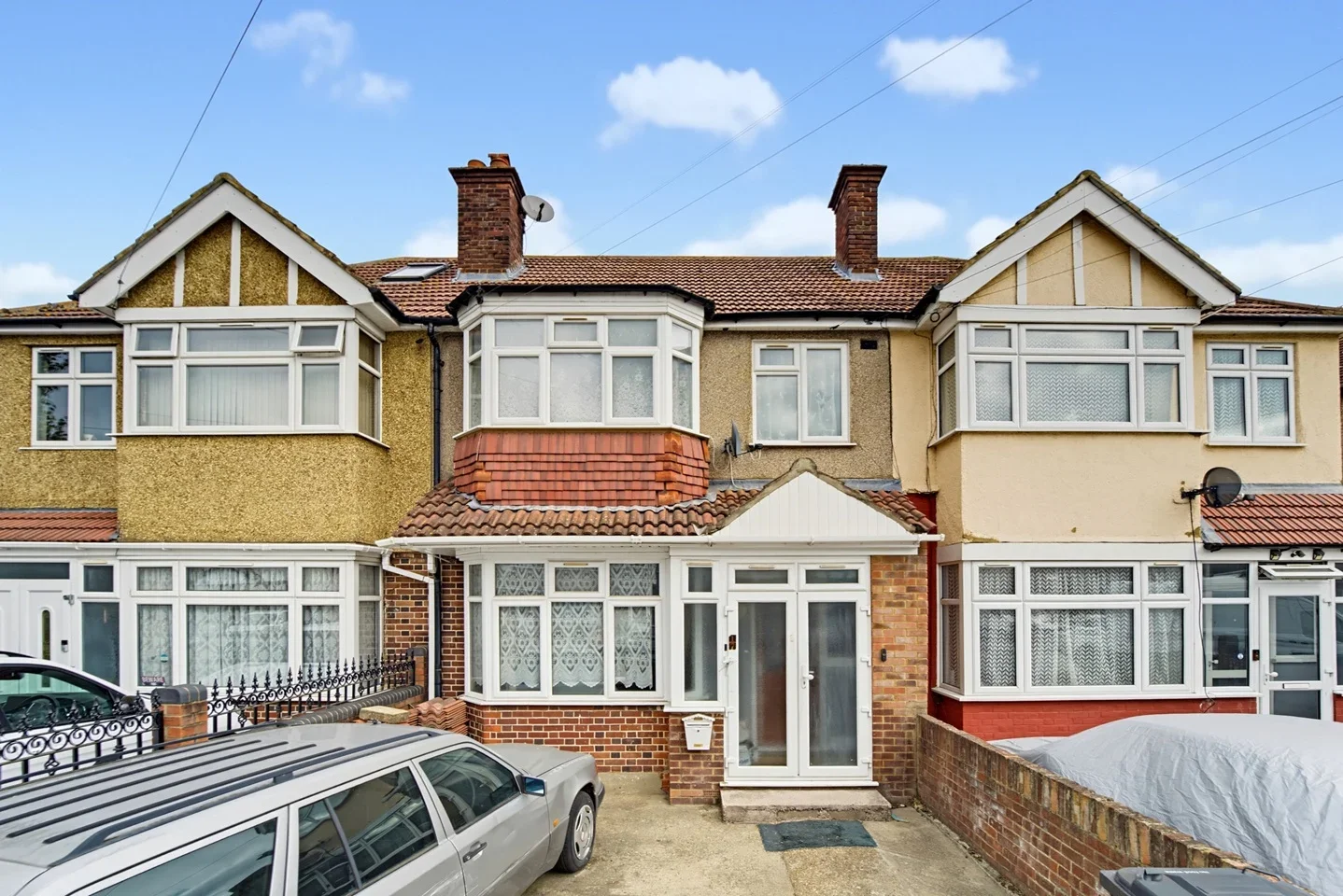 House Greenland Crescent in Greater London