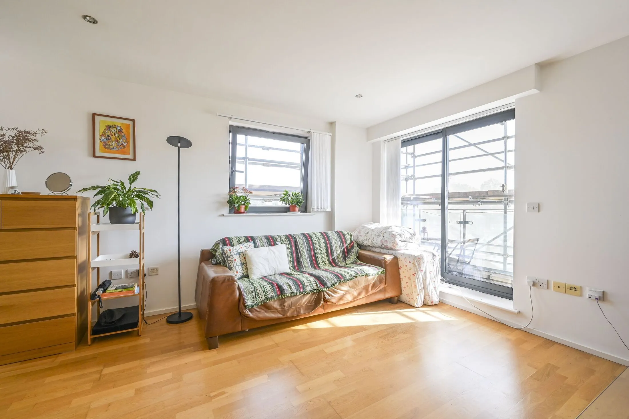 Flat Devonport Street in Greater London