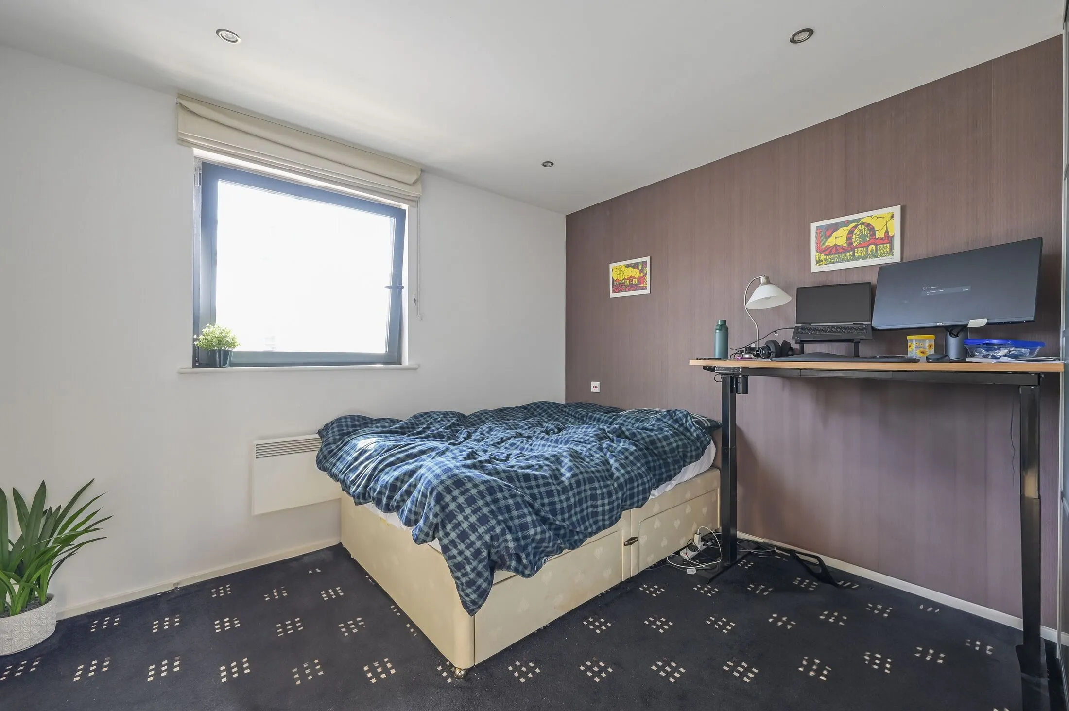 Flat Devonport Street in Greater London