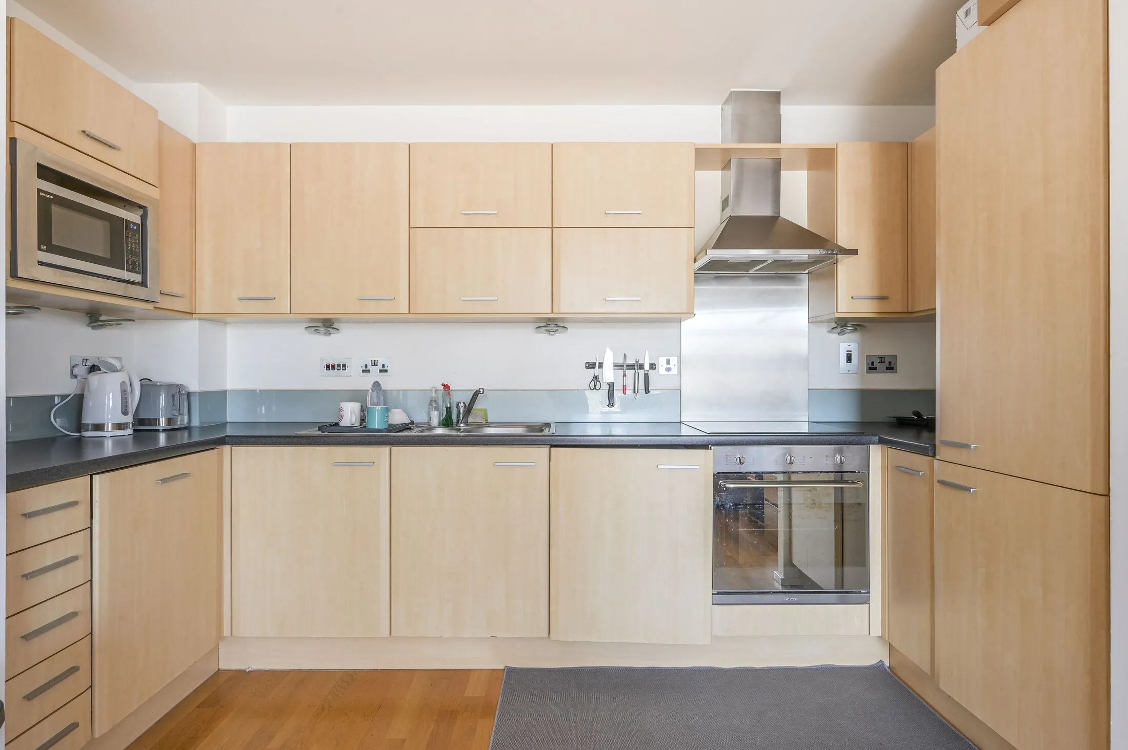 Flat Devonport Street in Greater London