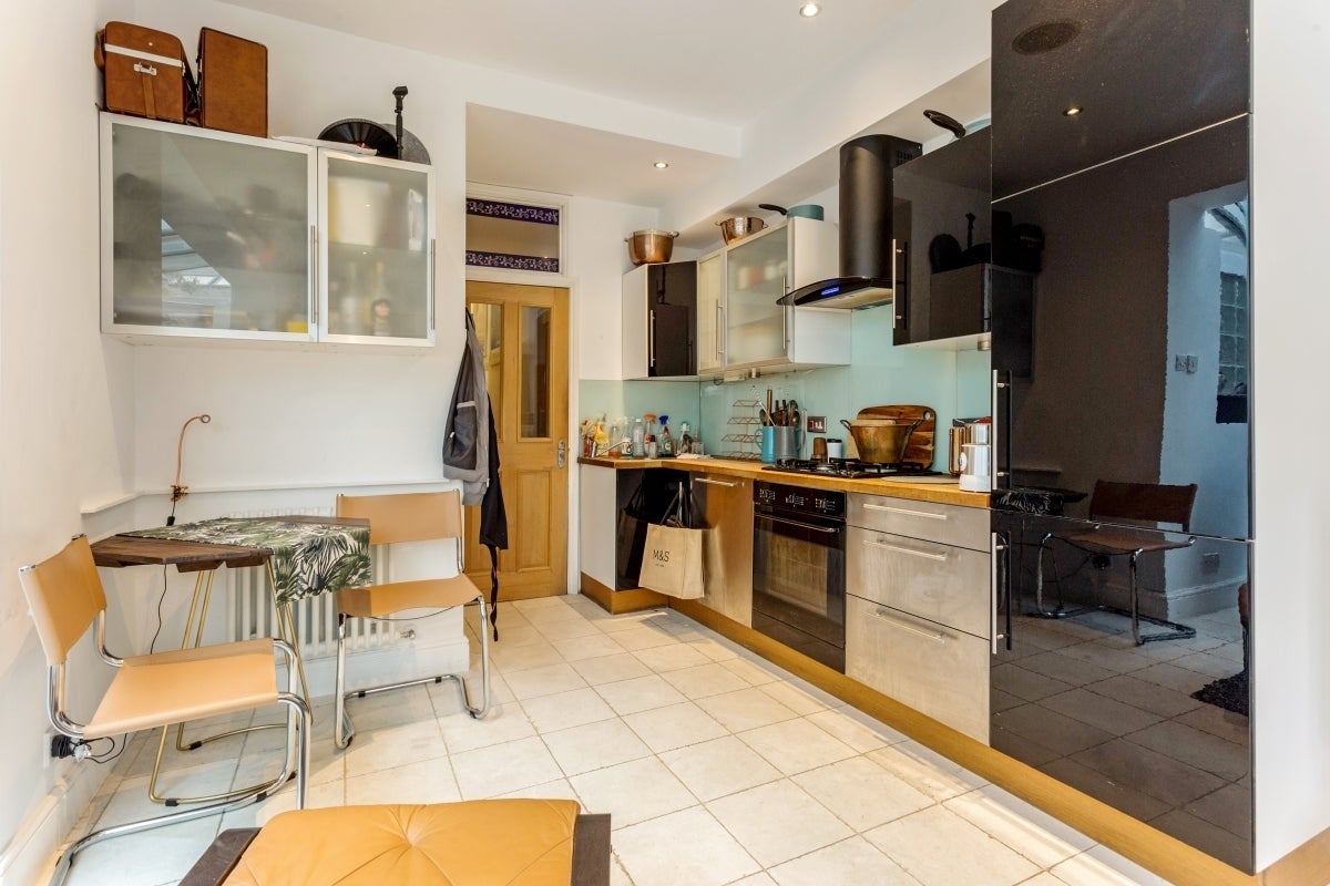 Flat Glengall Road in Greater London