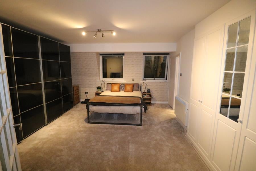 Flat Millers Green Close in Greater London
