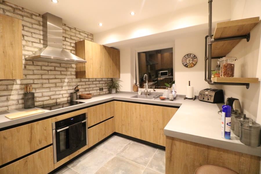 Flat Millers Green Close in Greater London