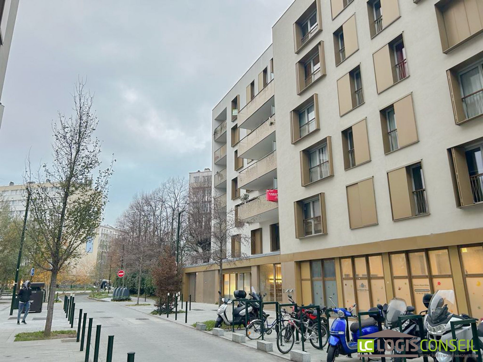 Flat Rue Assia Djebar in Bagneux
