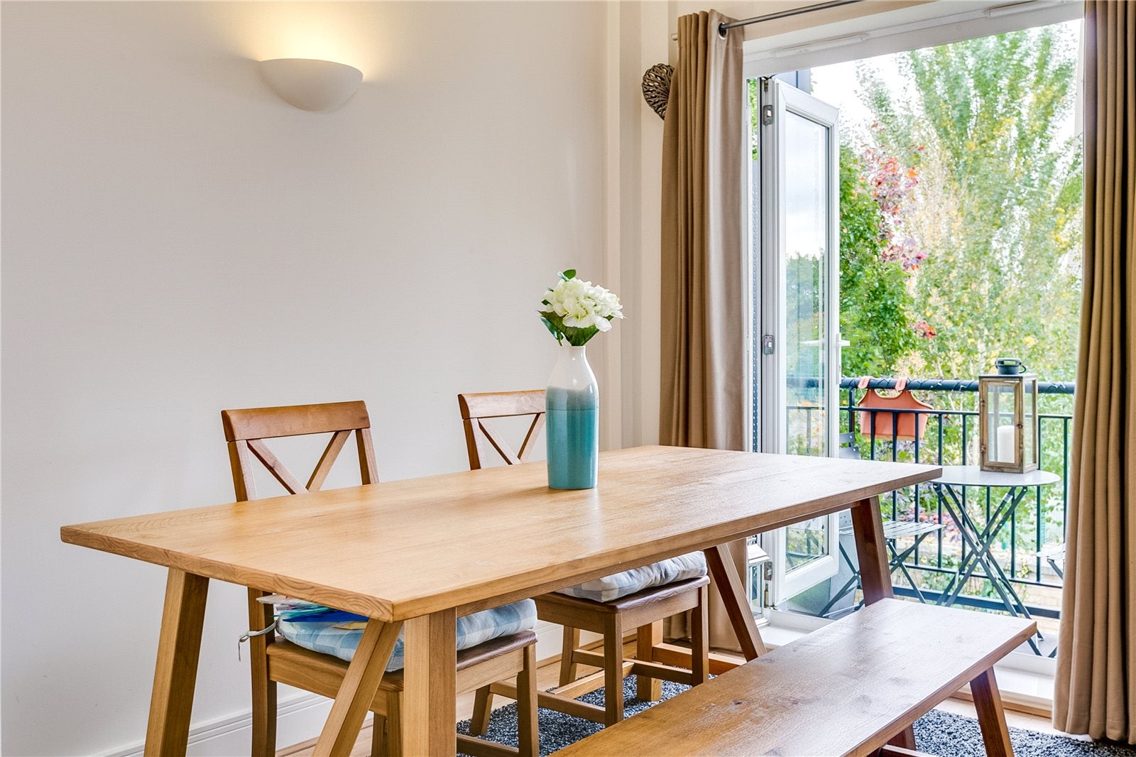Flat Beechcroft Road in Greater London