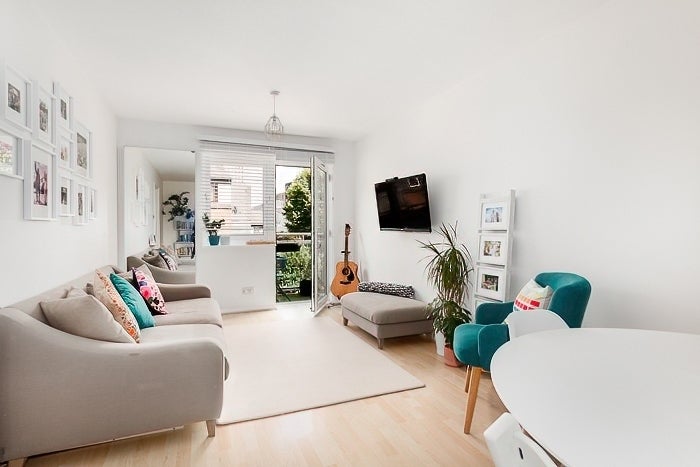 Flat Cartwright Street in Greater London