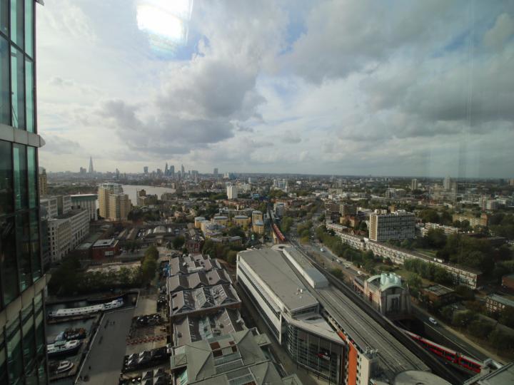 Flat Hertsmere Road in Greater London