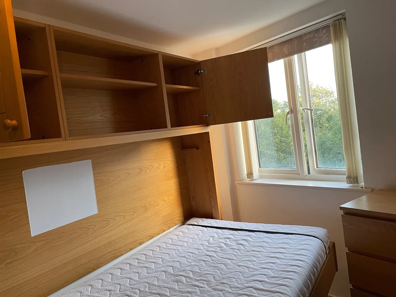Room Whitestone Way in Greater London