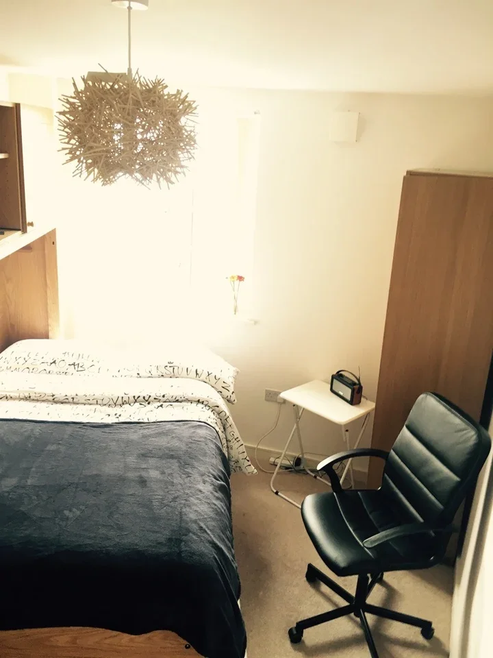 Room Whitestone Way in Greater London