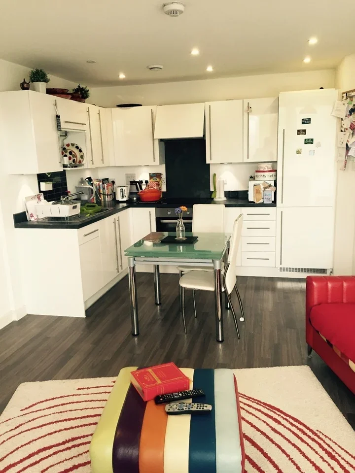 Room Whitestone Way in Greater London