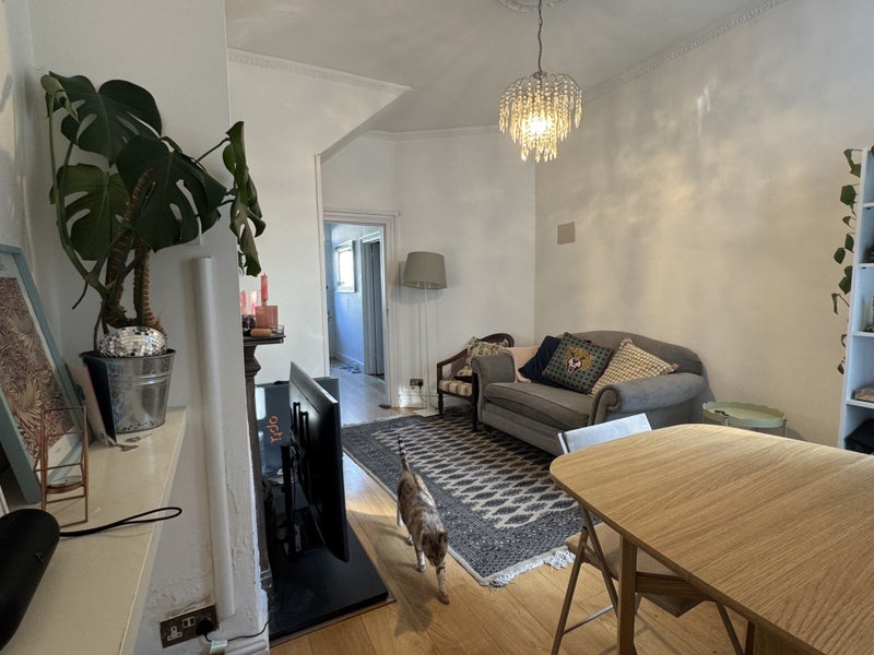 Room Sirdar Road in Greater London