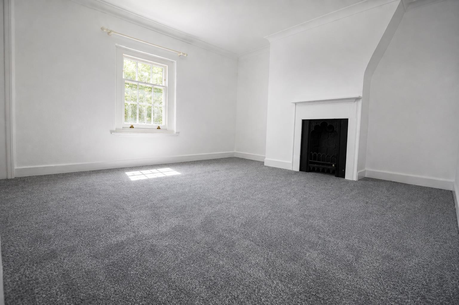 Flat St. John's Road in Dacorum