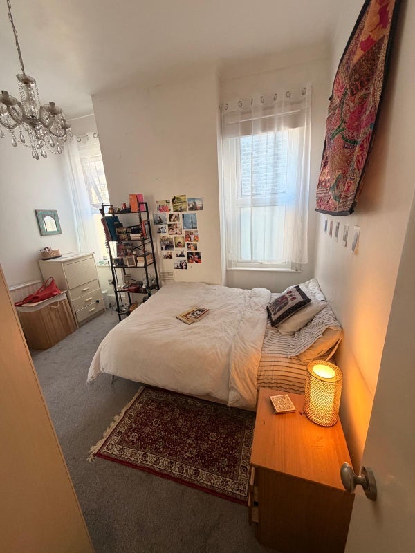 Room George Lane in Greater London