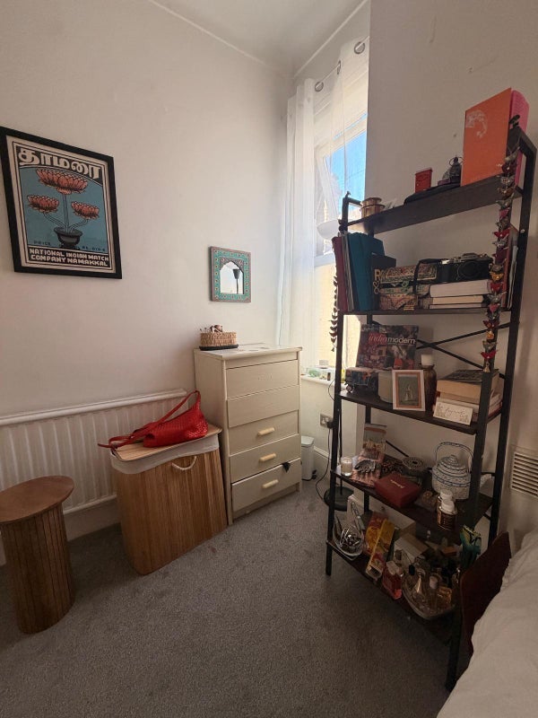 Room George Lane in Greater London