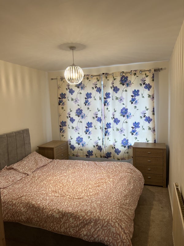 Room Barrowfield Road in Manchester
