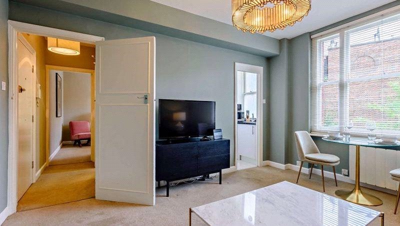 Flat Waverton Street in City of Westminster