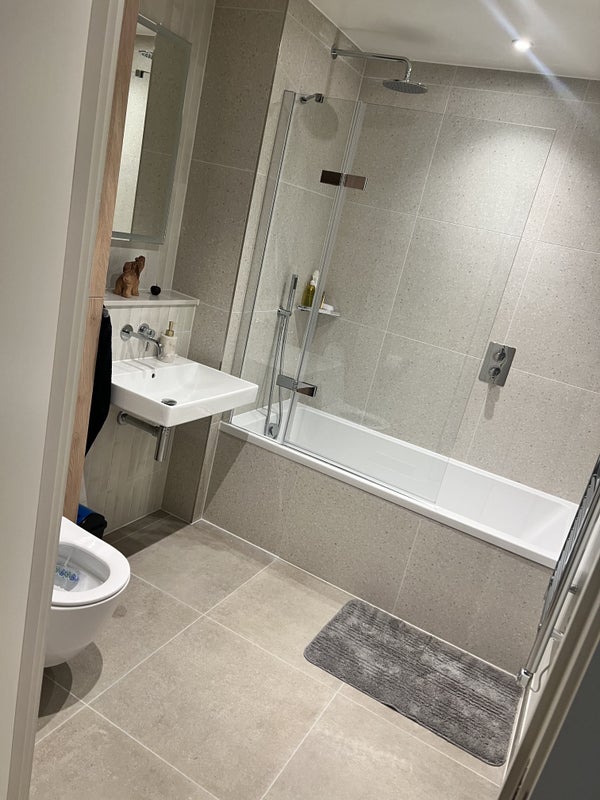 Room Clements Road in Greater London