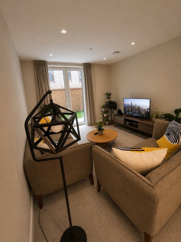 Room Clements Road in Greater London
