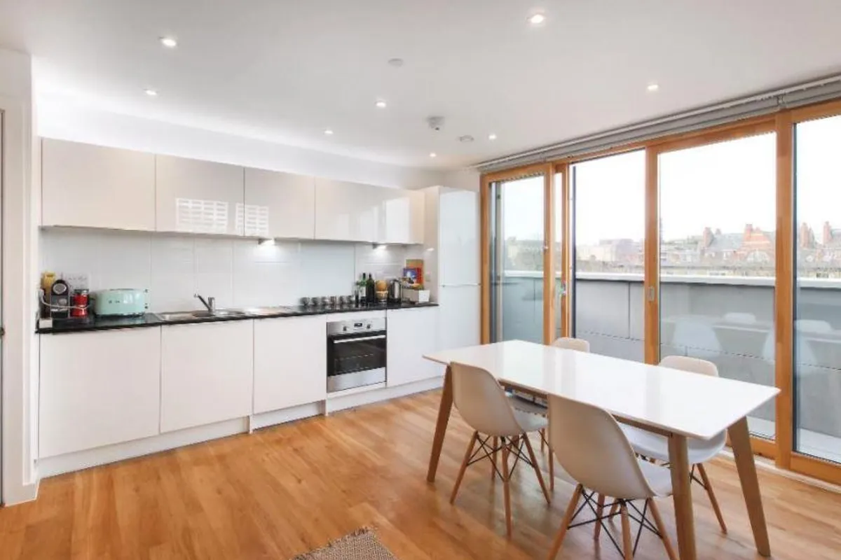 Flat Gorleston Street in Greater London